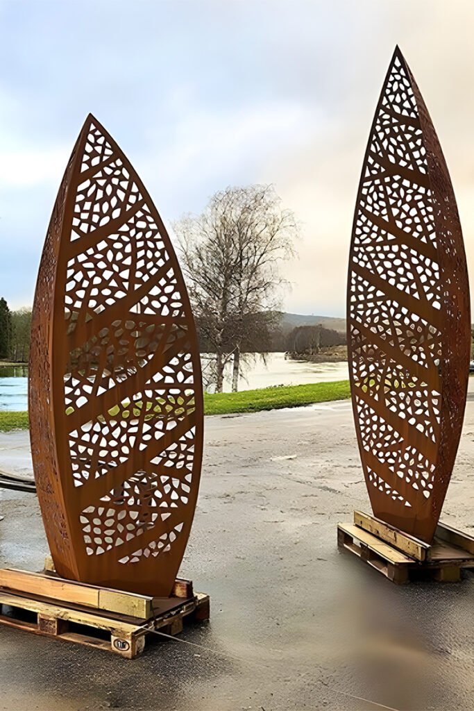 sculpture acier corten