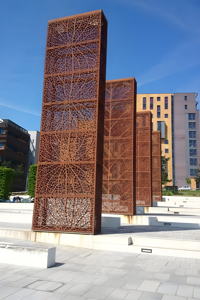 sculpture acier corten